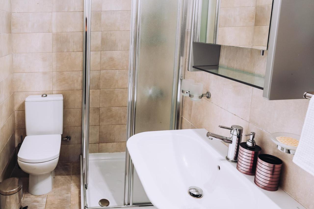 Minimal Townhouse Center Paphos Villa ภายนอก รูปภาพ